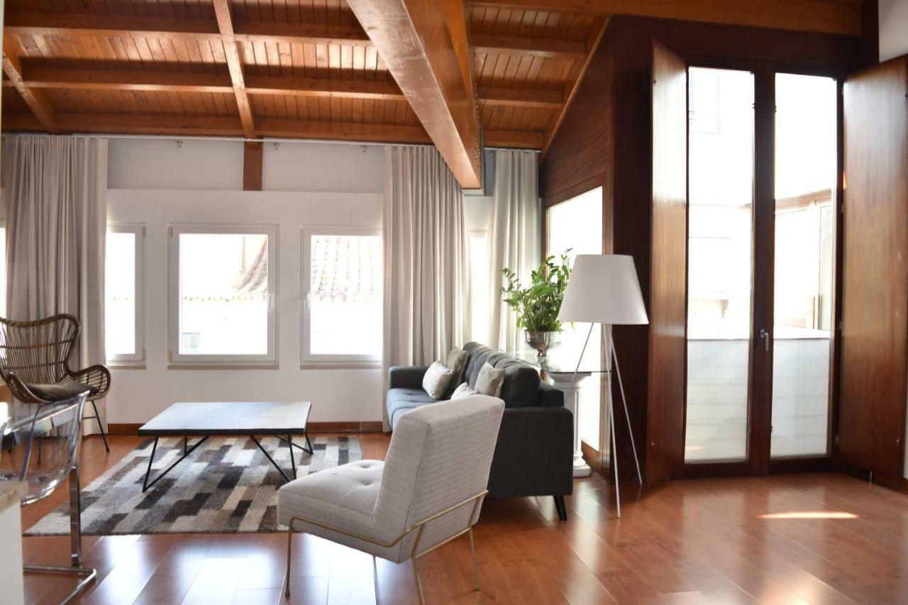 Architect-Designed Loft In A Historic Hilltop Neighborhood Lisboa Exterior foto